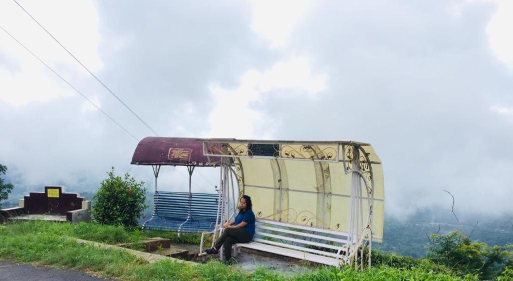 Swastika And Travels Bazar Near Hdfc Bank Nh55 Road * Kurseong