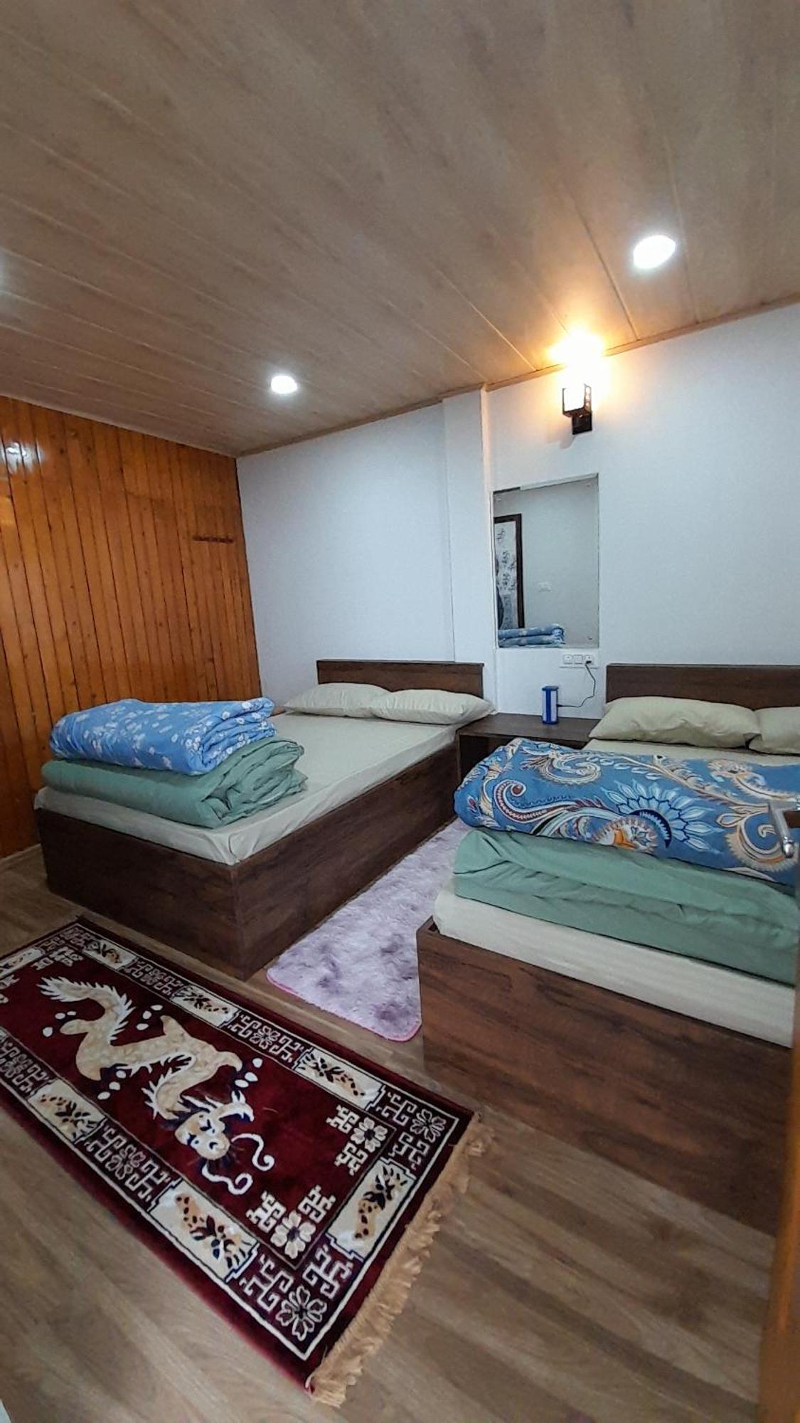 Nijung Homestay, Dowhill
