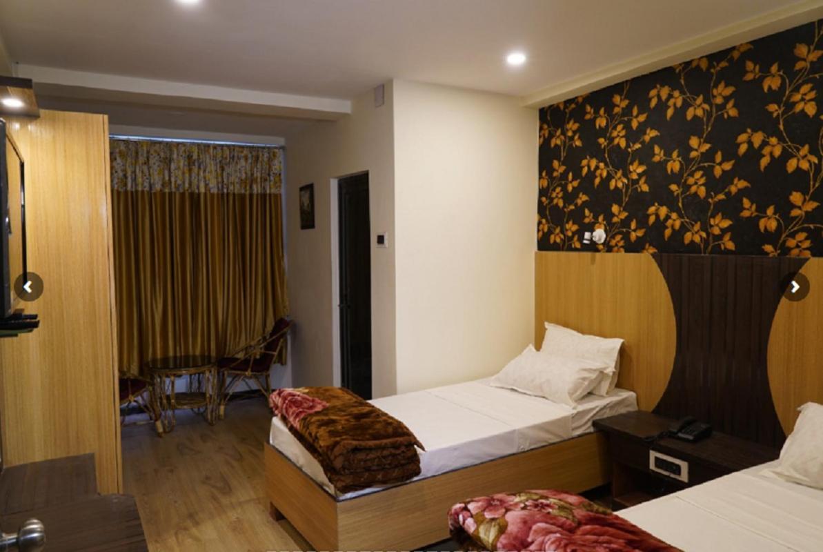 The Kaizer Valley Hotel *