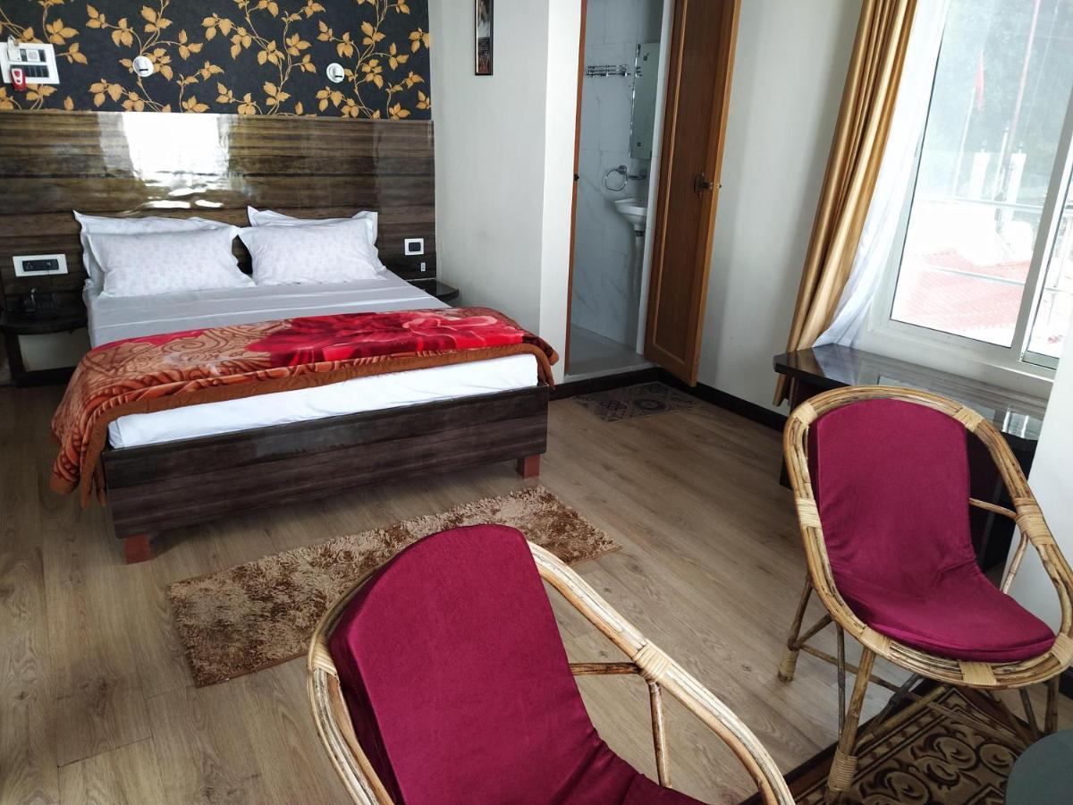 The Kaizer Valley Hotel *